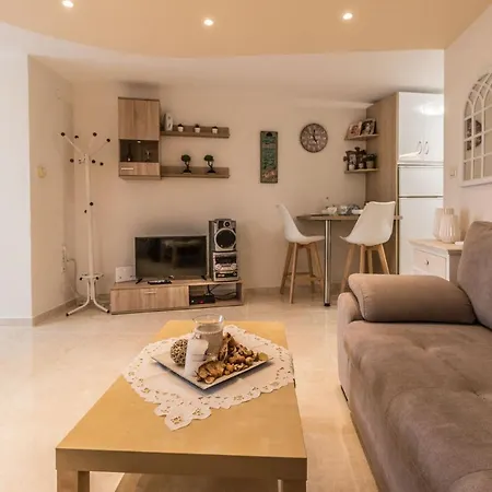 Daire Anastasia Sea View Golos